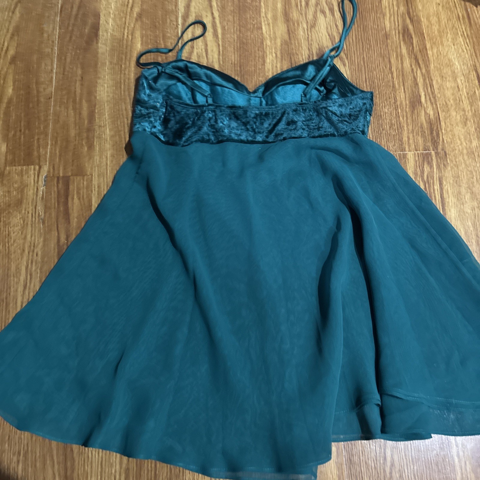 Victoria’s Secret Rare Vintage Y2K Green Velvet Babydoll Nighty Ruffle Thong Set
