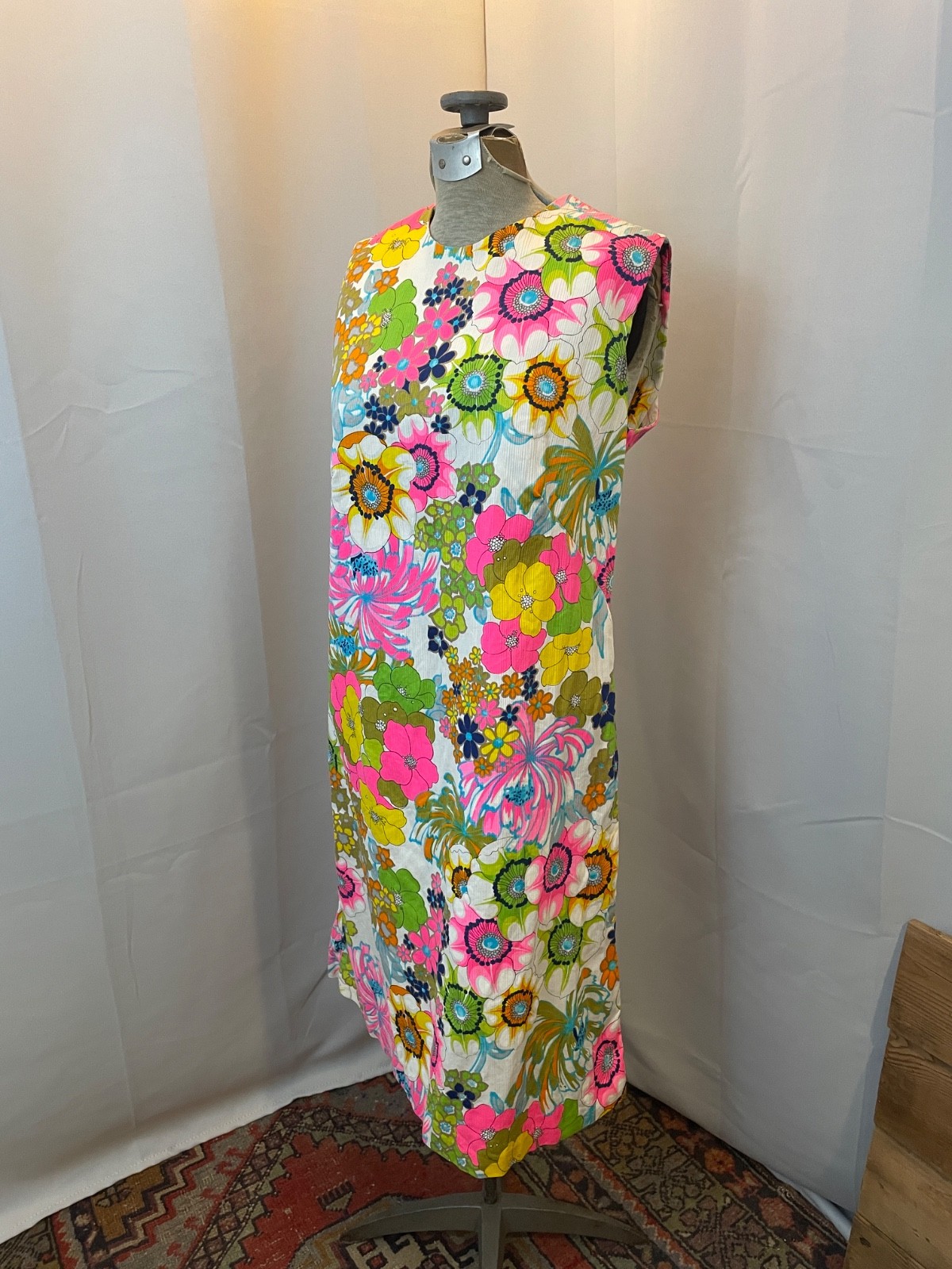 Mod Day Dress Neon Floral White A line Shift 1960s Vintage M