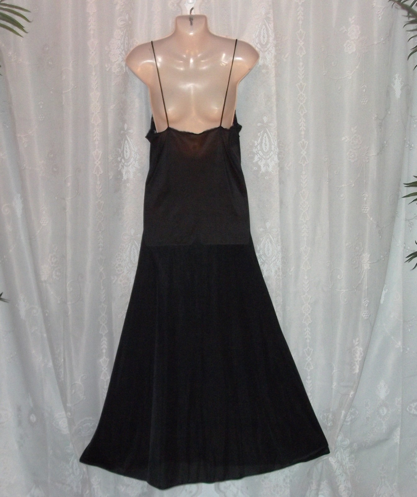 Lg.1960’s-70’s,Long,vintage nightgown,jet black,floral lace,boho,negligee