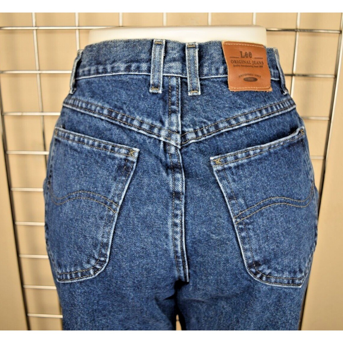 Vintage Lee Jeans 26X31 80s Indigo Wash High Waist Tapered Classic Fit Made USA
