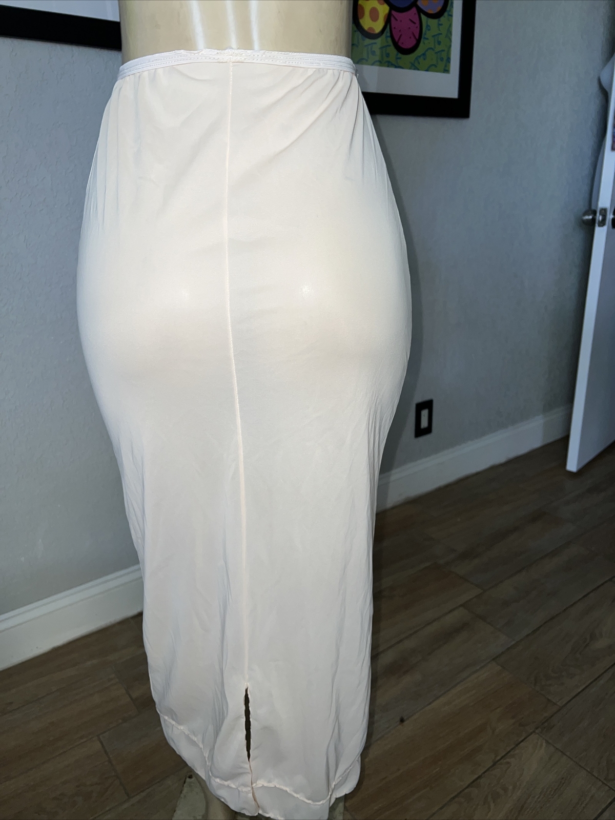 VTG SLIP PEACH COLOR UNKNOWN BRAND Polyester SEE DETAILS cxs