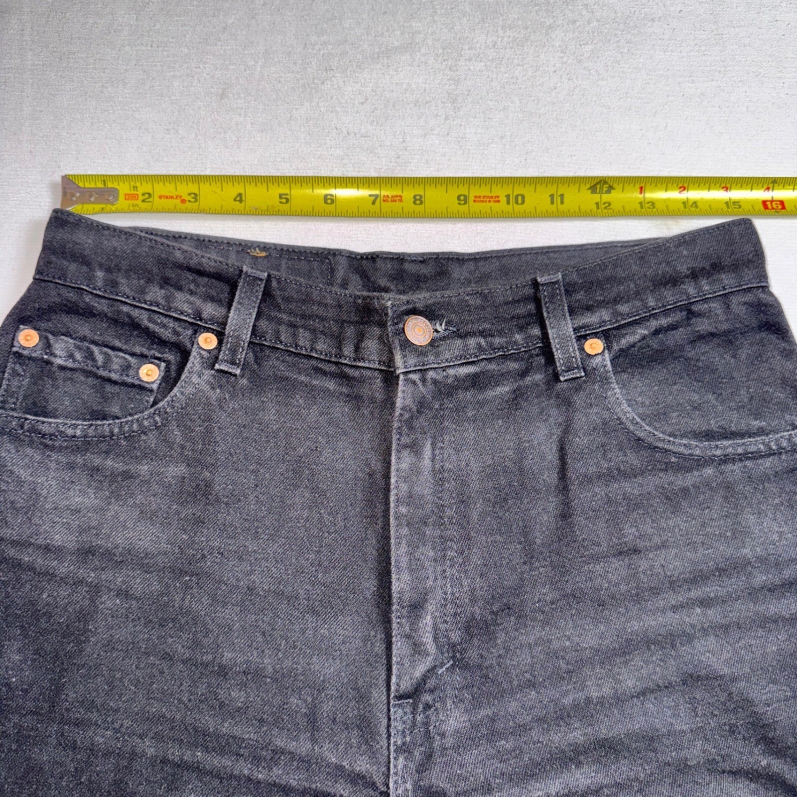 Vintage Levis 550 Relaxed Fit Tapered Leg Black Denim Jeans Womens 13 Med 31×30