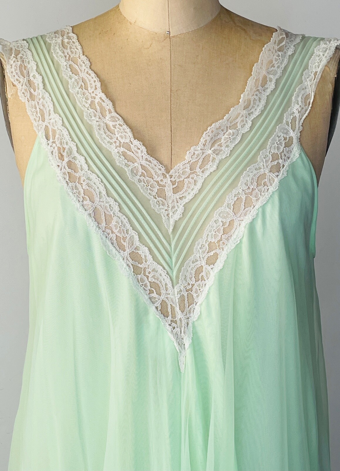 VTG WARD’S MINT GREEN GODDESS CHIFFON&LACE FULL SWEEP NIGHTGOWN NEGLIGEE*S/M