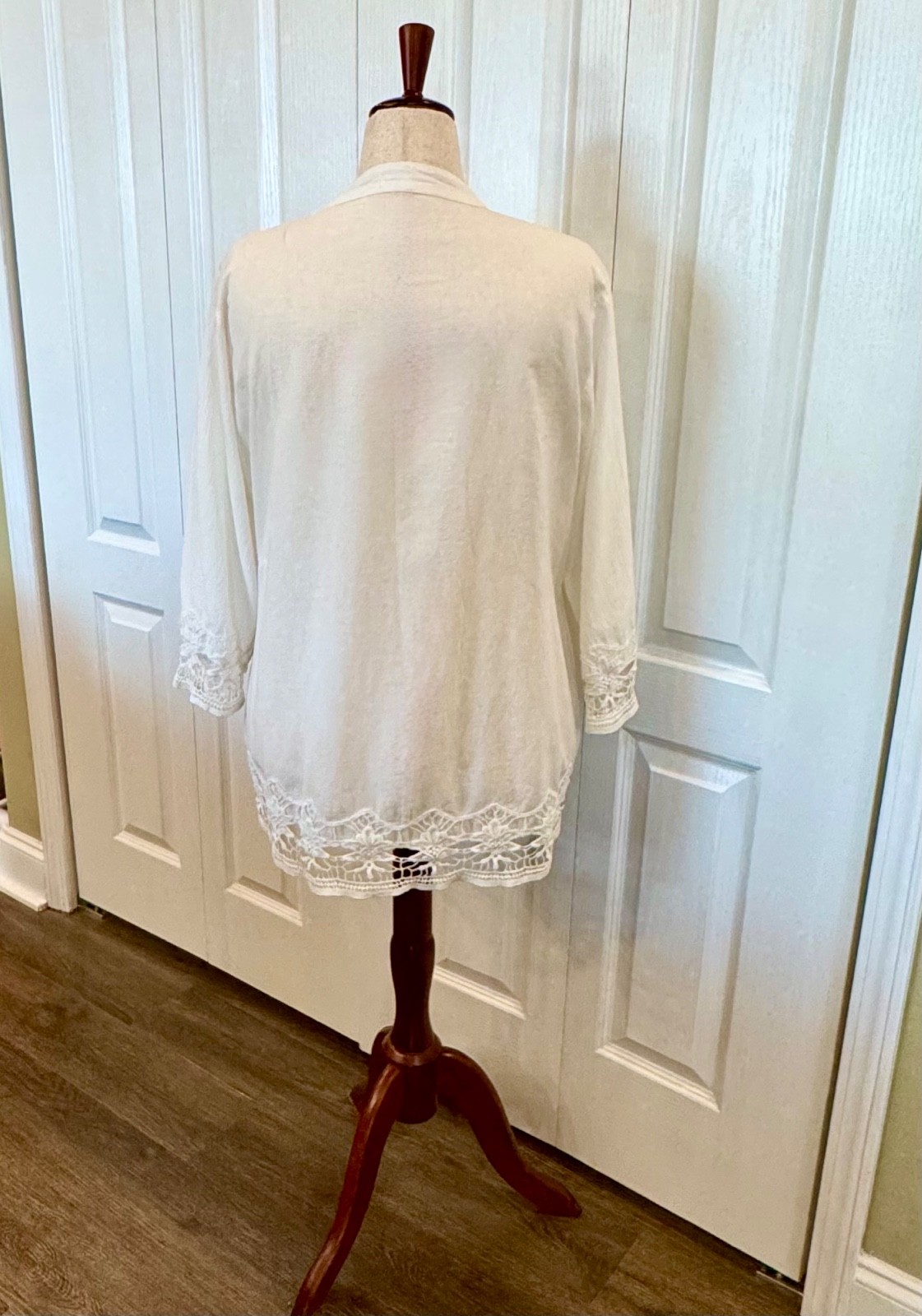 Vintage Woman’s, Size L, White Cotton Boho Tunic Crocheted Bodice Cuffs & Hem