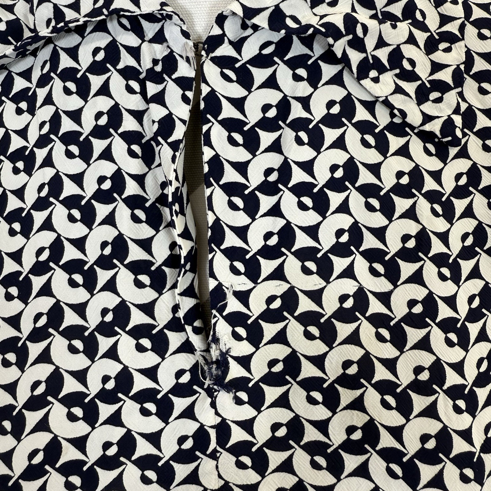 Vintage 70’s Womens Midi Dress Geometric Print Navy & White V-Neck *READ