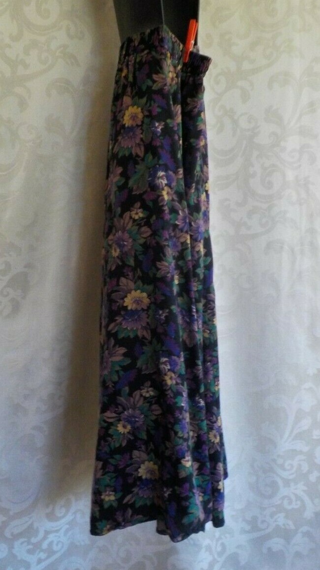 Vintage 1980’s Lizsport Skirt Size S Floral 100% Rayon Elastic Waist Pockets EVC