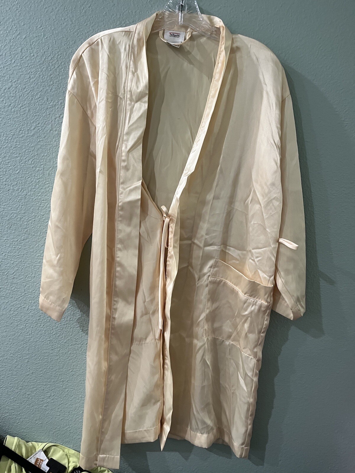 TALBOTS BEAUTIFUL IVORY SATIN/SILKY WRAP KIMONO SUMMER LOUNGE COMFY ROBE COAT