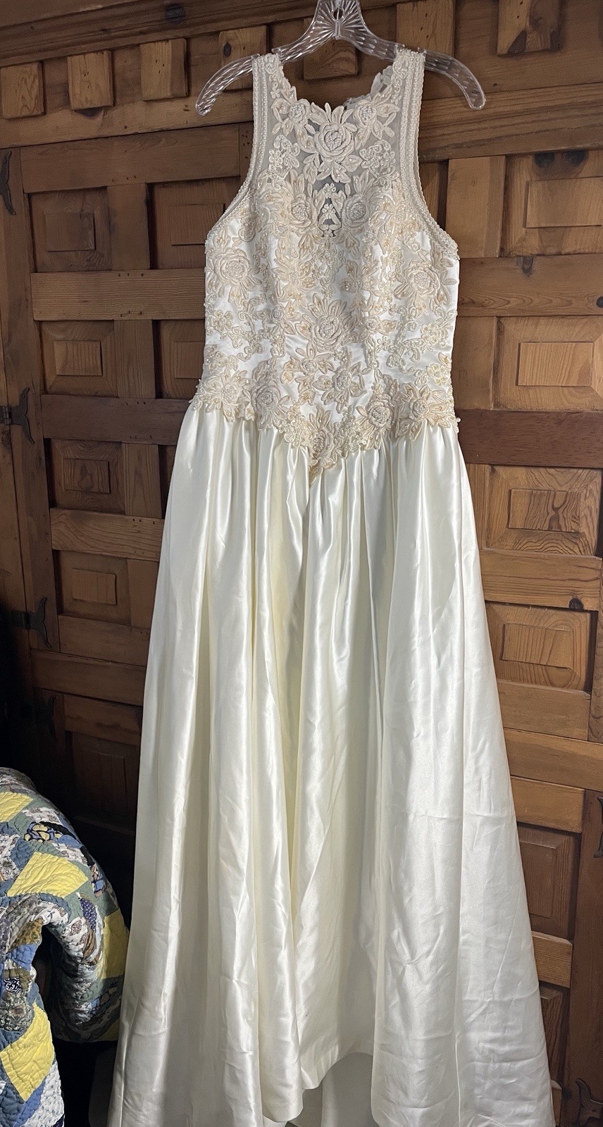 Vintage Wedding Dress 1980’s Ivory Beaded Size 12 Train Sleeveless Classic Style