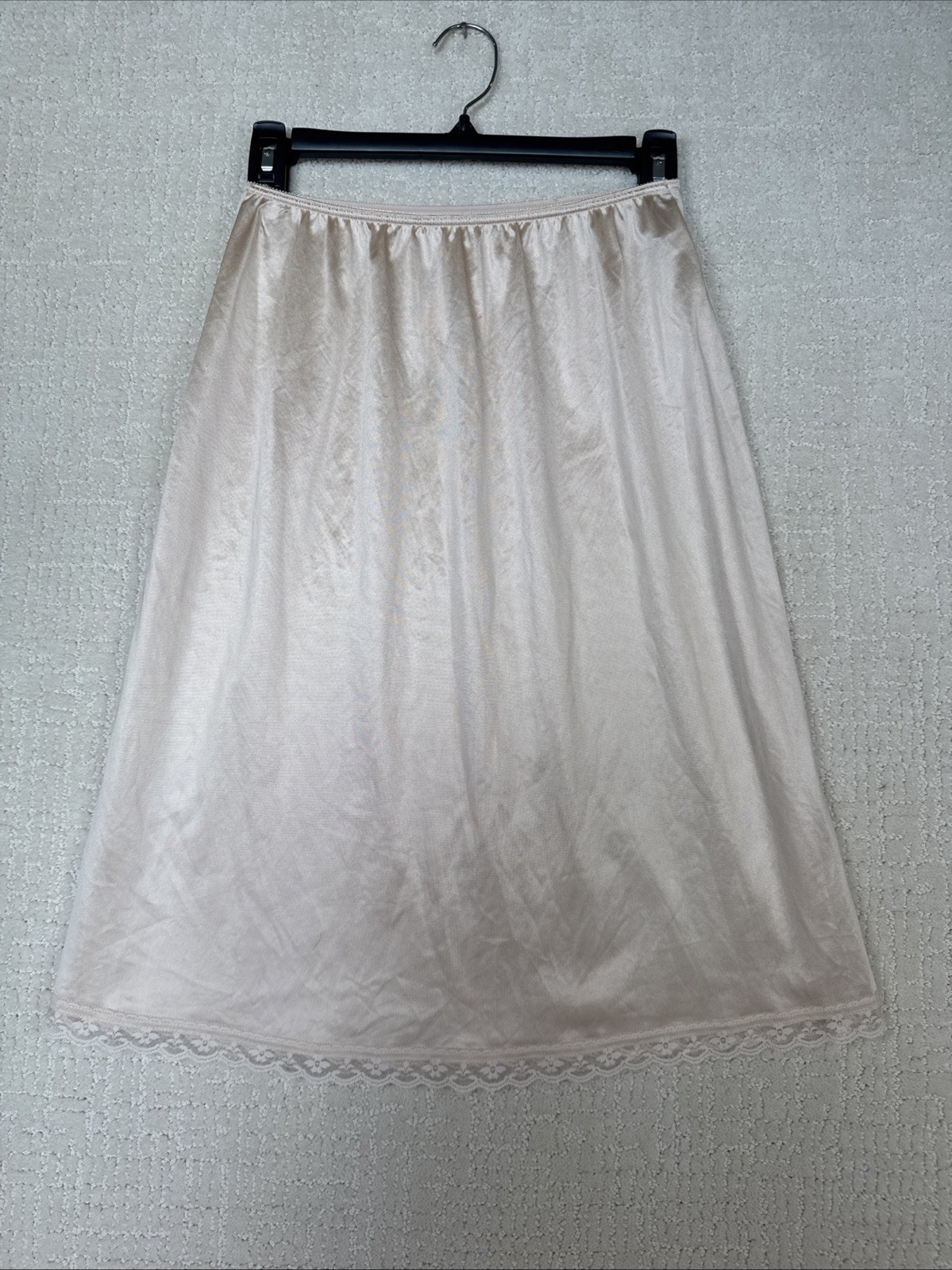 Vintage Warners Perfect Measure Slip 55300 Medium 23” Length. Beige W/ Lace Trim