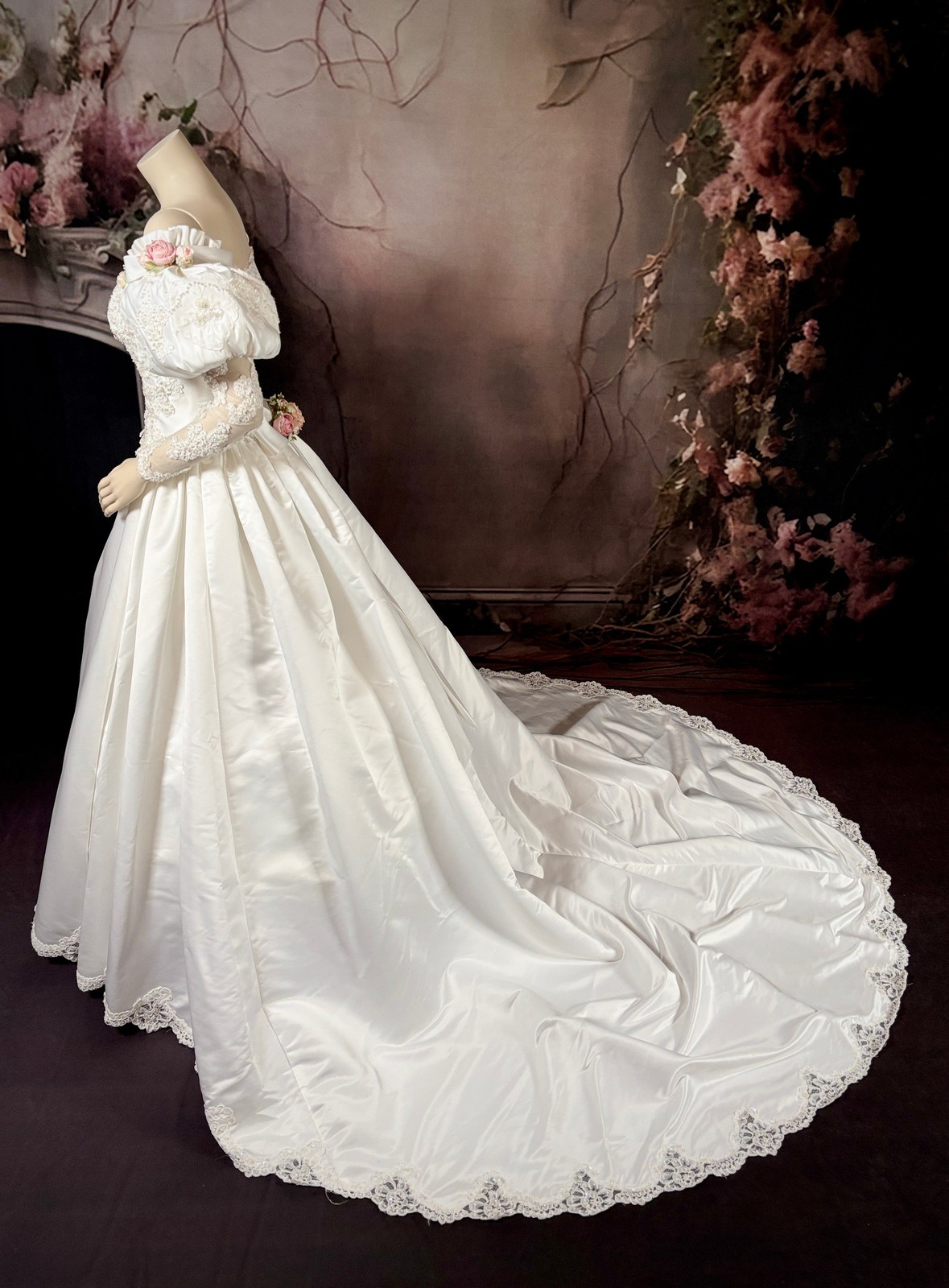 1980s Rose Satin & Lace Wedding Dress Juliet Puff Sleeves & Chapel Train sz 0/2