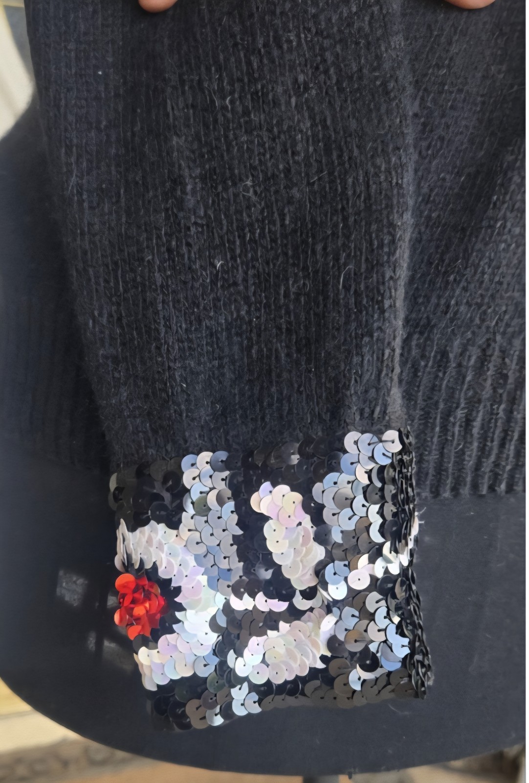 1980s LE CHOIS Black Sweater With Black Silver & Red Rose Sequins Sz Medium