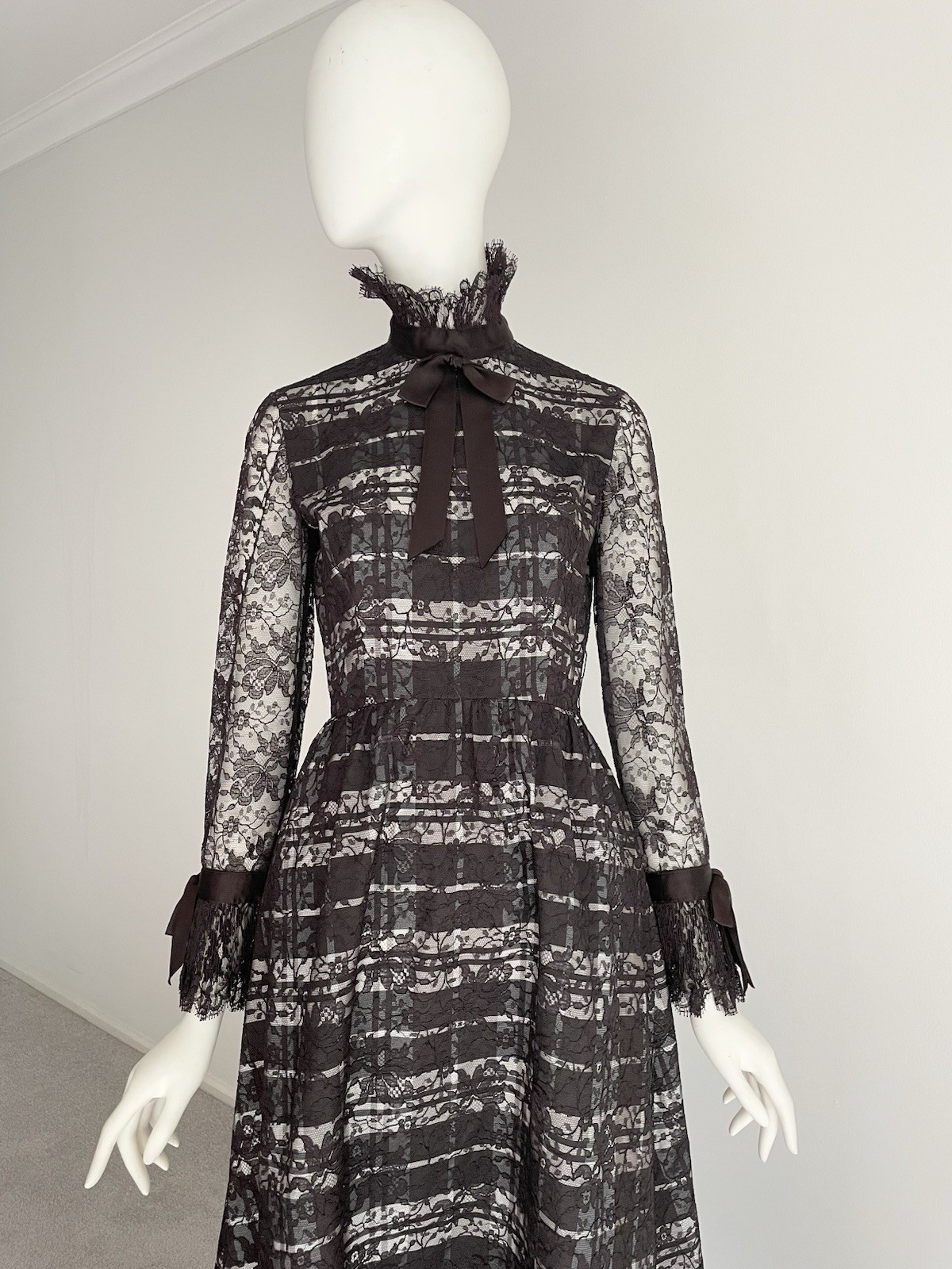 Geoffrey Beene Fall 1972 Vintage Brown Purple Lace Taffeta Maxi Gown Ruffle