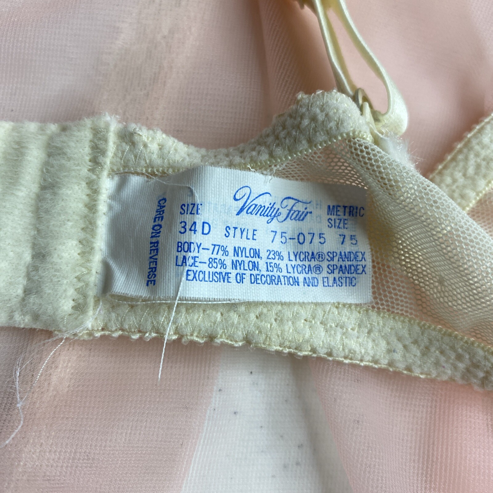 Vintage Vanity Fair Nylon Lace Unlined Bra Size 34D Ivory Underwired Fem 75-075