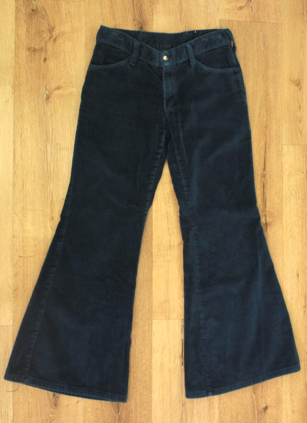 VTG Women’s 70s Dark Blue Male Brand Velvet Corduroy Bell Bottom Pants Sz 31″
