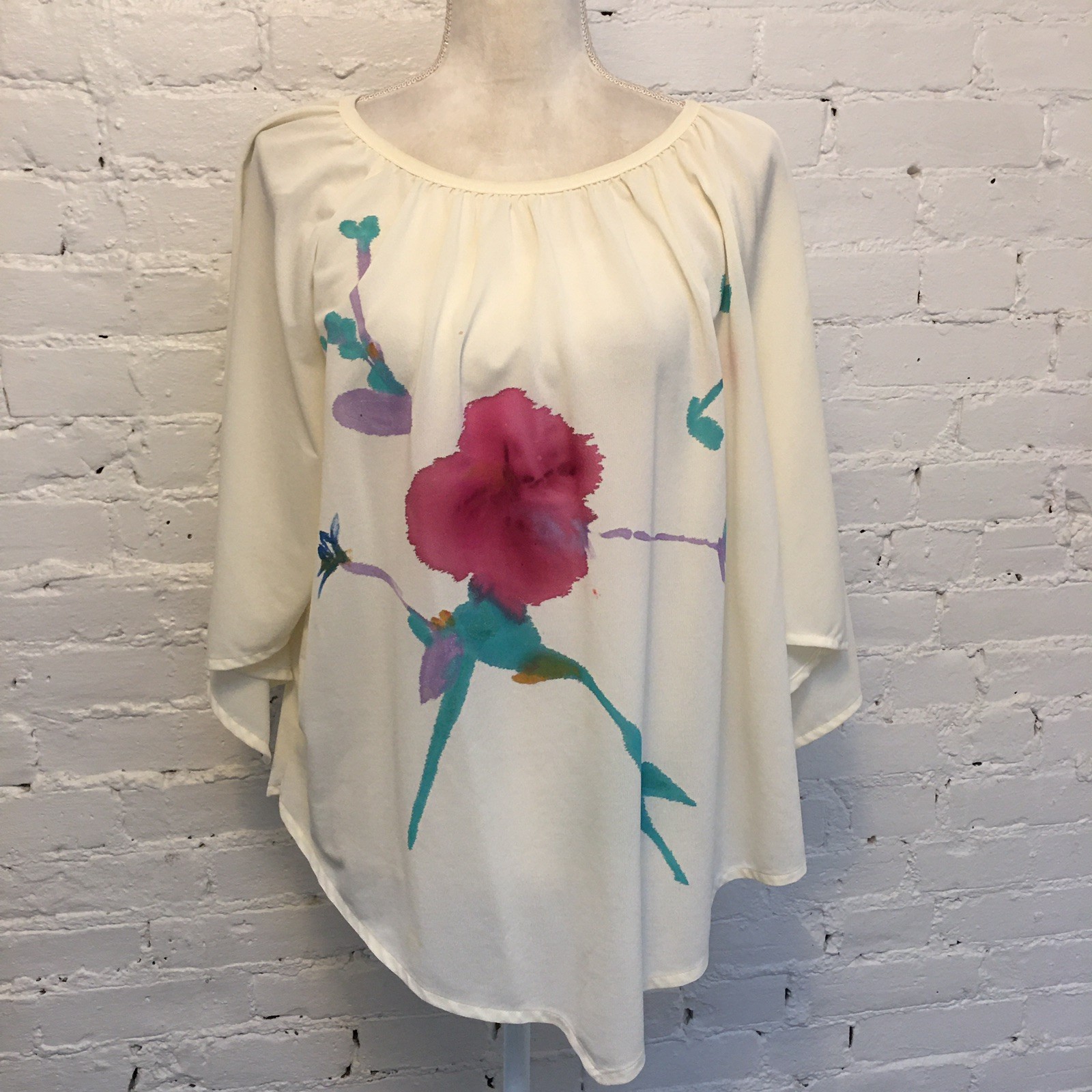 Vintage 70s relaxed knit top 3/4 sleeve floral on ivory size m/l