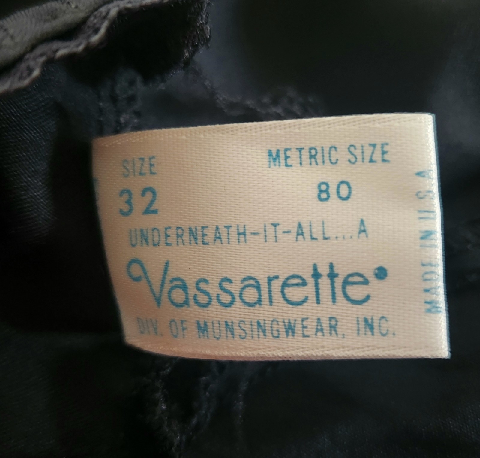 Vintage VASSARETTE Black Cut Out Lace Accents Bodysuit 1 Piece Lingerie Size 32
