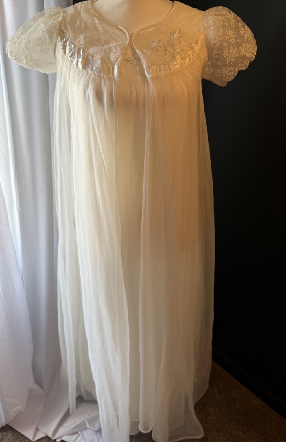 NEAR MINT! White Lace 2pc Lingerie Set NIGHTIE Slip & Peignoir Robe VINTAGE Sm