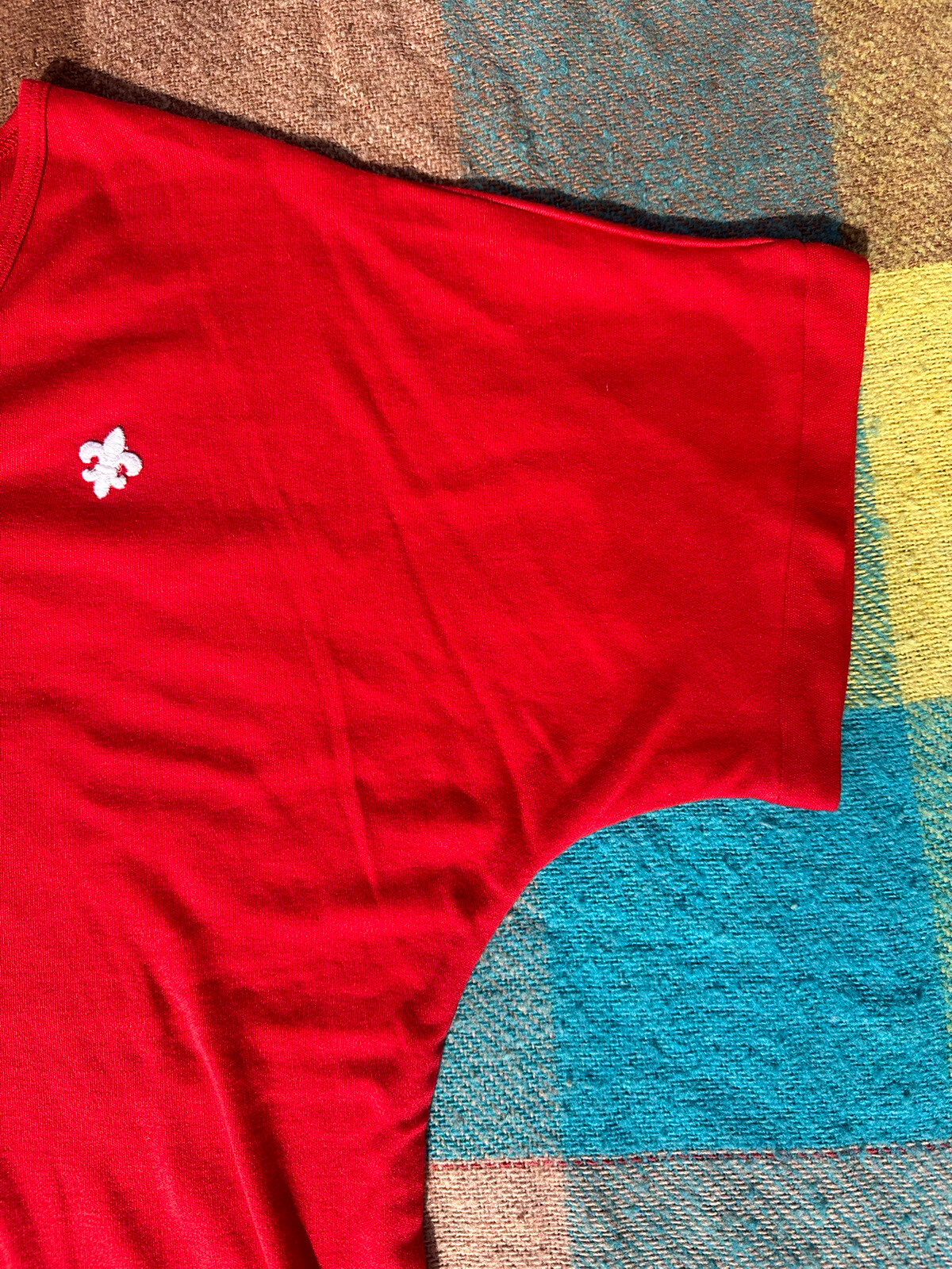 VTG 70s Women’s Red Short Sleeve V-Neck T-Shirt XL New Red Fluer De Lis Soft