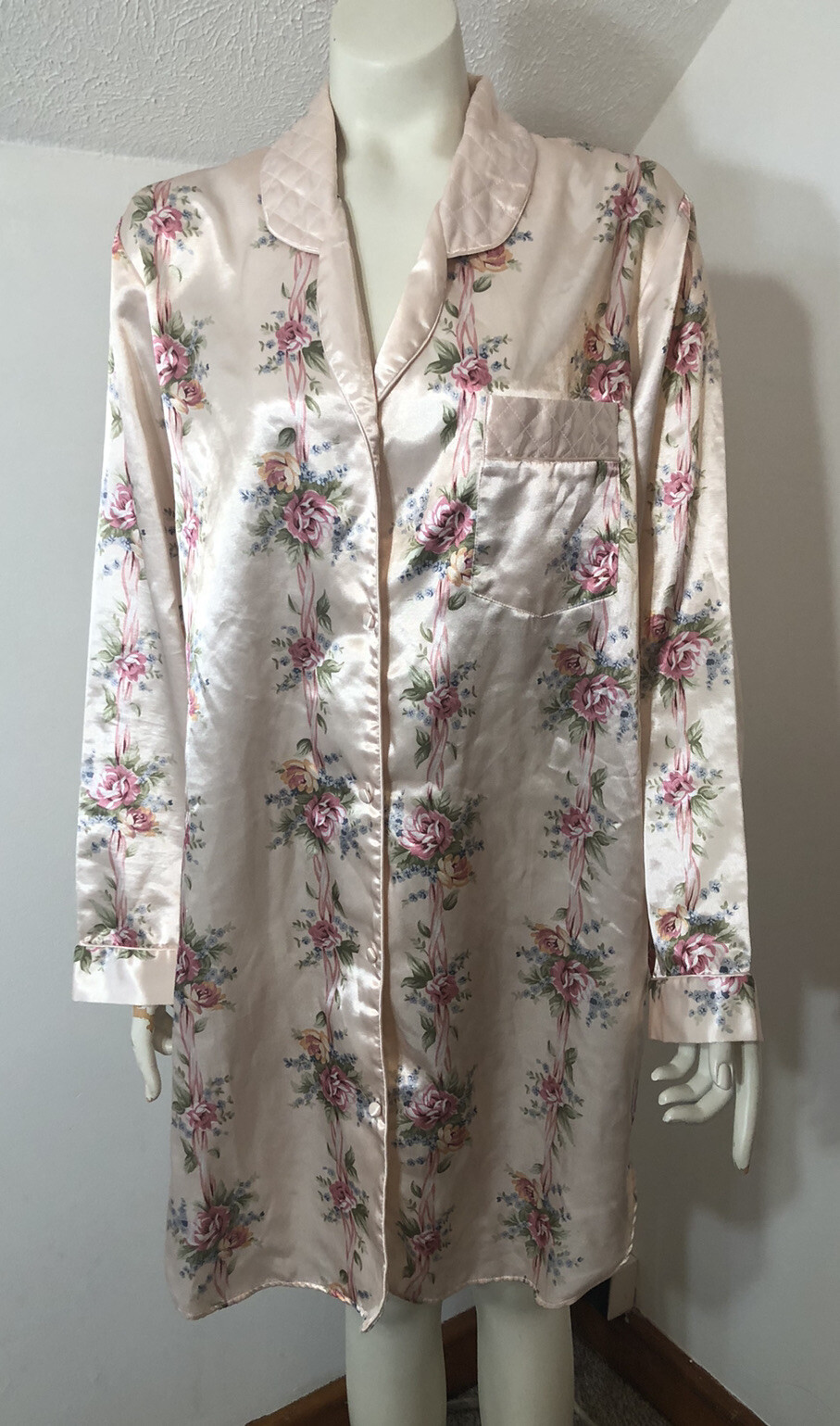 Rosas Closet Medium Nightgown Pink Floral Satin Button Front Quilted Accent