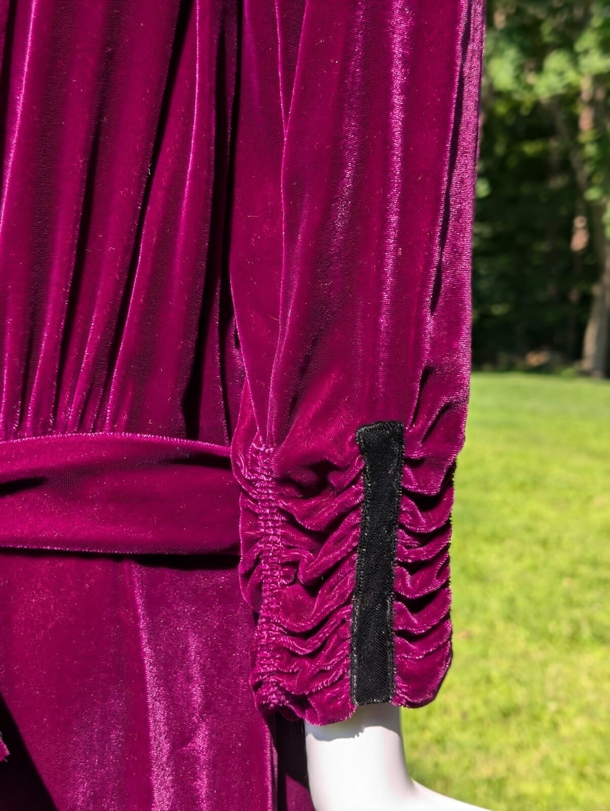 UNUSUAL VINTAGE 1940’S MAGENTA + HUNTER GREEN SILK VELVET DRESS W RUCHING
