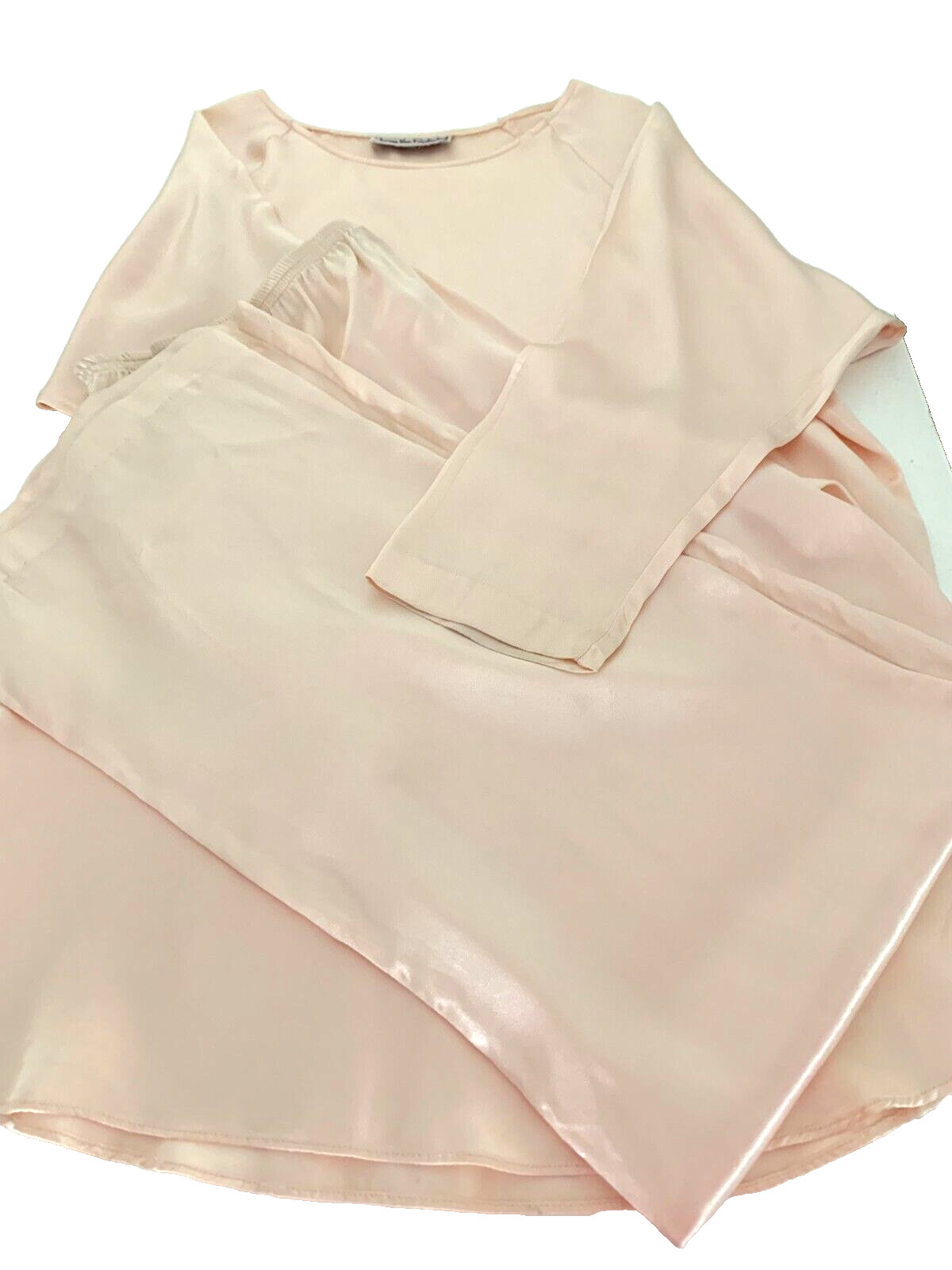 VTG DIANE VON FURSTENBERG Pink Satin Feel Long Sleeve Lingerie 2 Pc Pajamas Set
