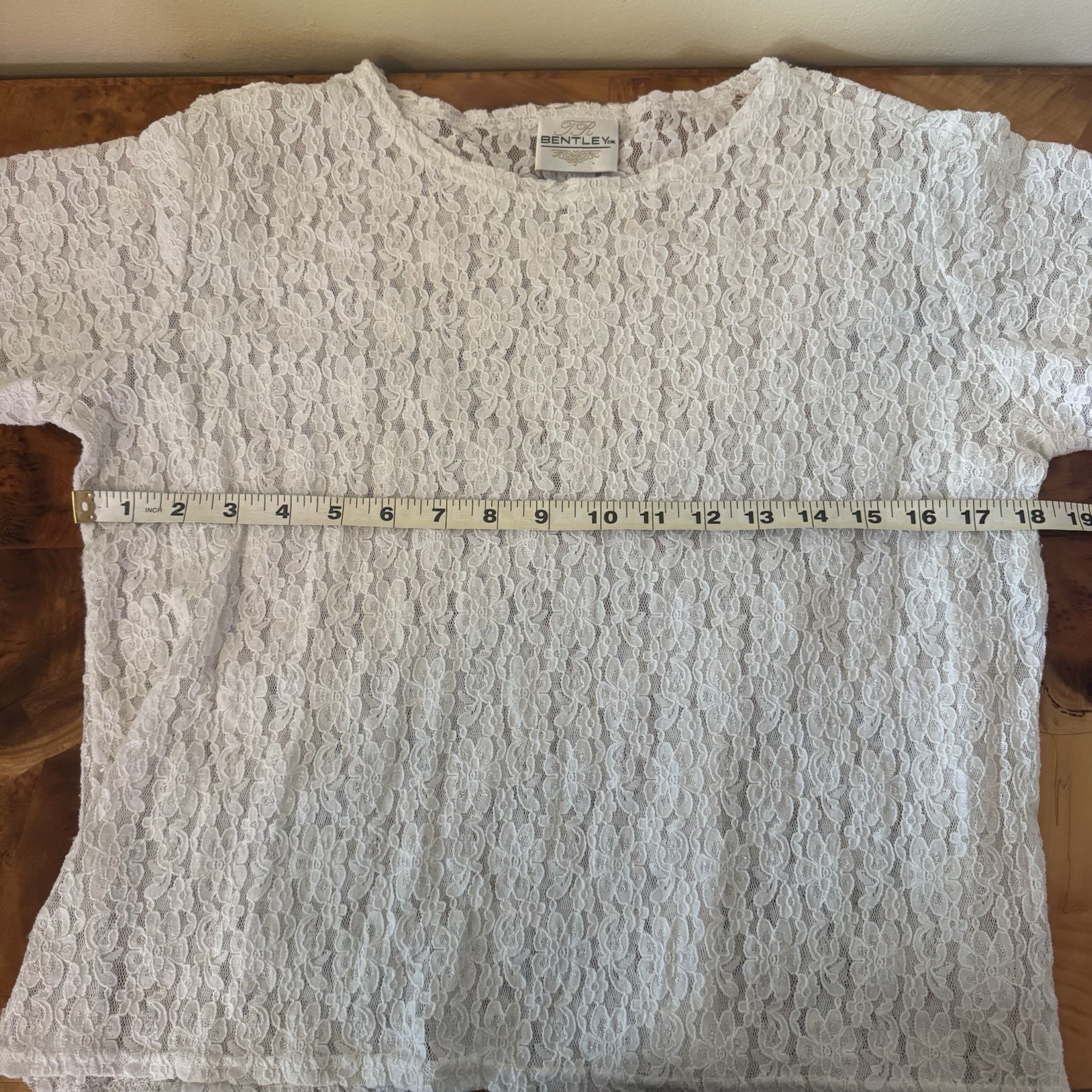 Vintage TR Bentley Lace Tunic Top Short Sleeve White Floral Party Cocktail