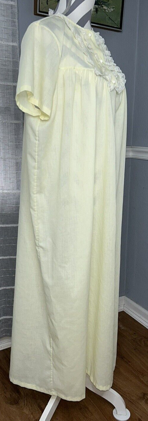 Vintage Women’s L Yellow Night Gown Movie Star Lightweight Pullover