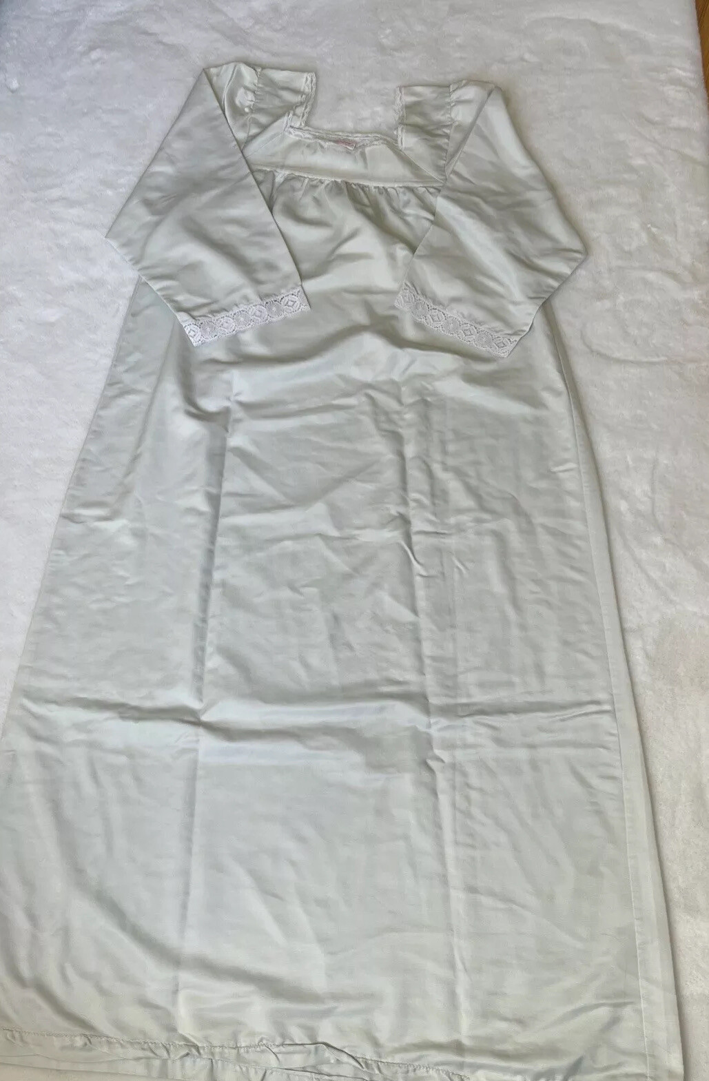 Pembrooke Satin Vintage Nightgown Pale Green Satin And Lace Women’s Size Small