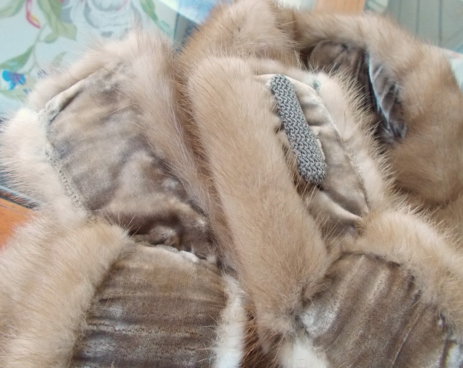 Vintage Light Golden Brown Carol Brent Mink Fur Collar Stole Scarf 39″ Long
