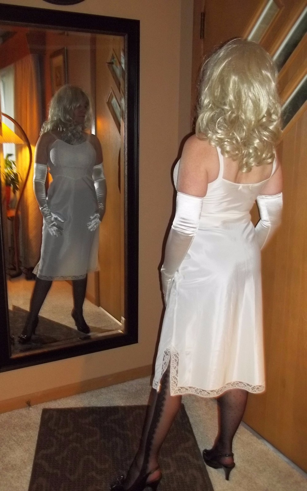 S VinTage Barbizon Full Slip 10 Miss Saucy White Metal Side Zip USA