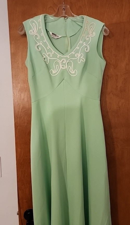 Vintage 70’s Montgomery Ward Maxi Dress Mint Green Poly Zip Back Dress 12 Tall