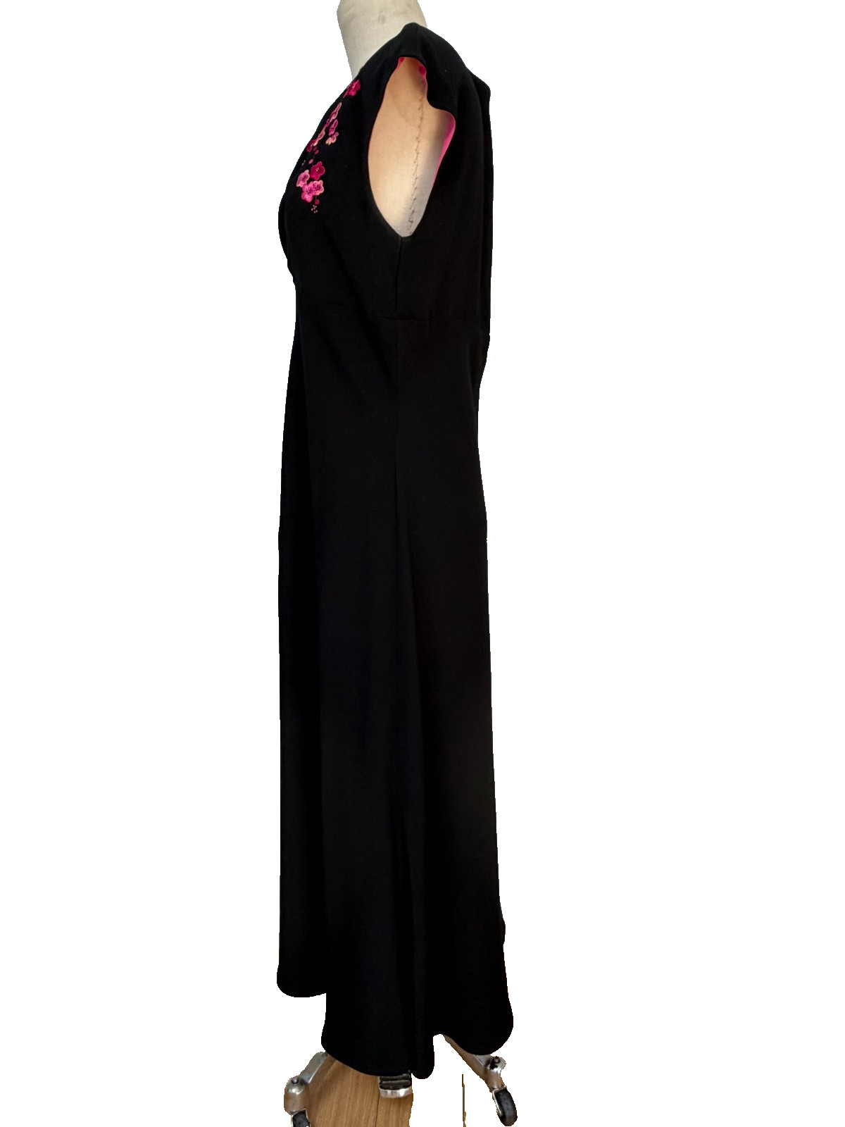 Vintage AGB Black Floral Embroidered Maxi Dress V Neck Sleeveless Bodycon Pro