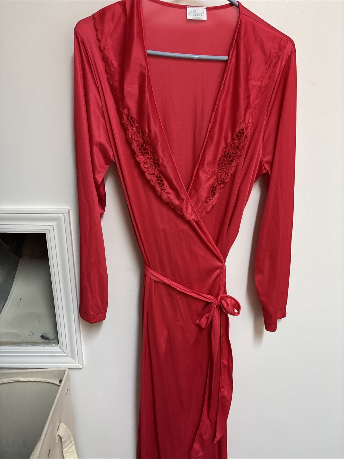 Flaw Vtg Soft Moments Peignoir Set NIGHTGOWN & ROBE Red Embroidered Trim Small