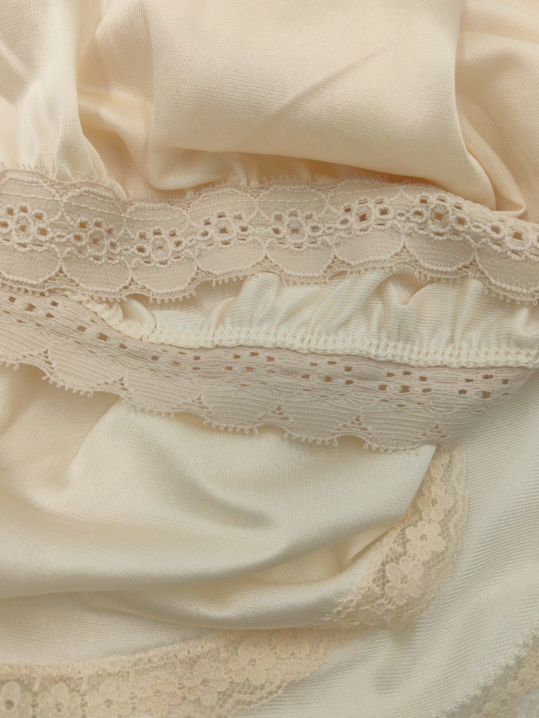 Vintage Greenco Maid Ivory Tan/Nude Slip 31”L 25”Waist Lace Trim 16″ Slit EVC
