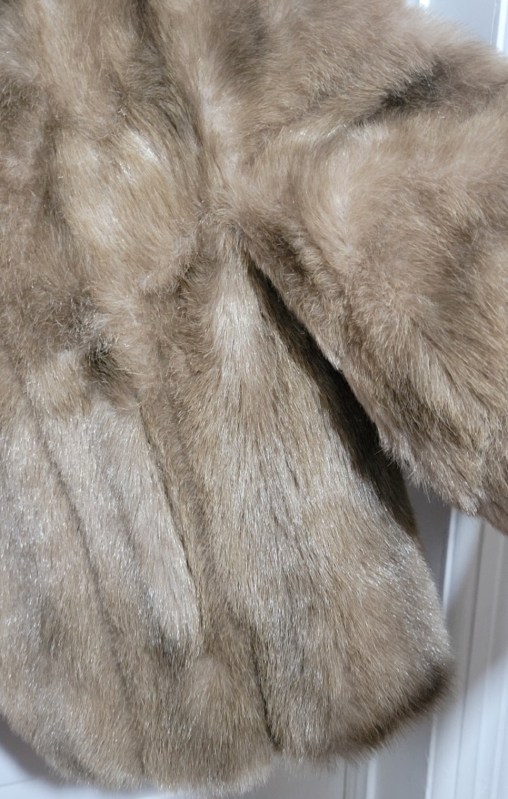 60s VTG Luxury Faux Mink Fur Capelet Floral Jacquard Lining Regina Glenara OS