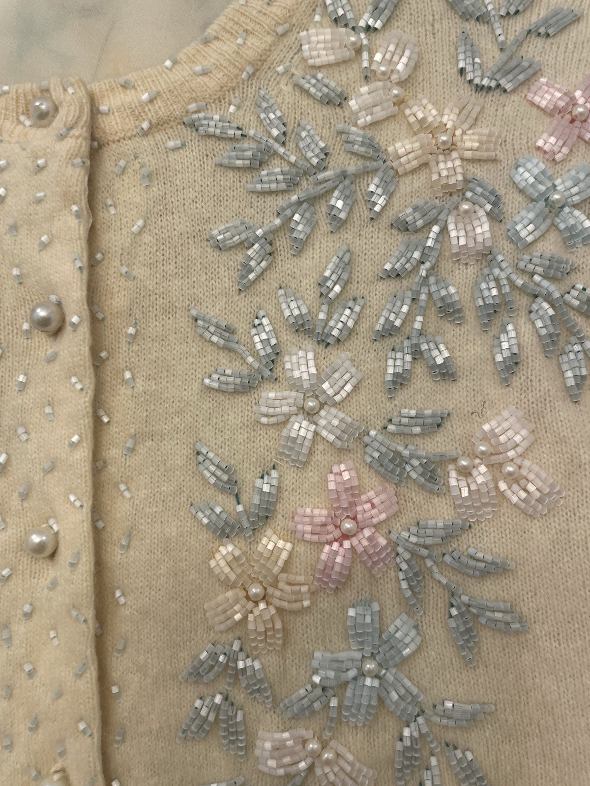 Vintage 50s Cardigan Sweater Dainty Floral Beaded Size 38 Medium