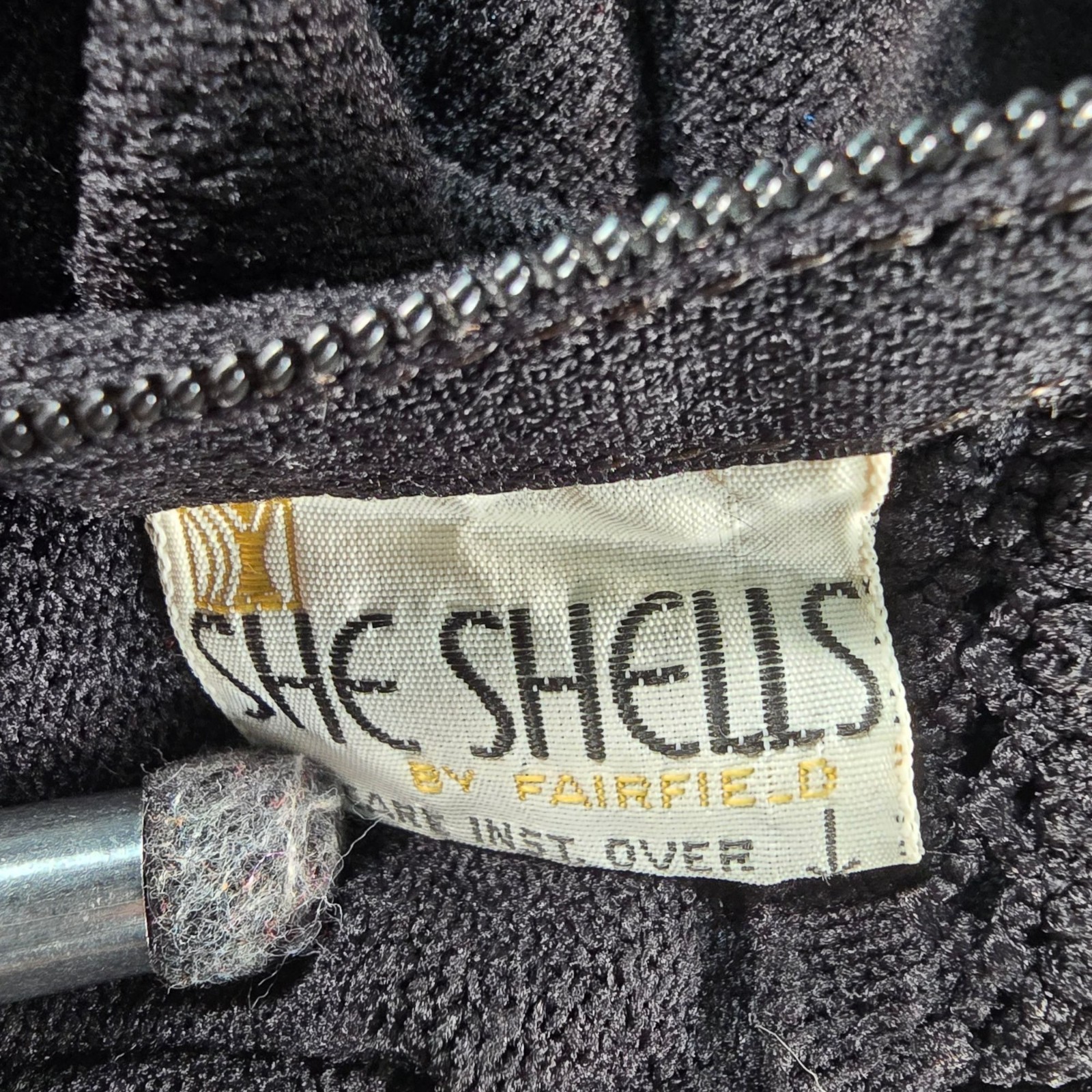 Vintage 1970s She Shells by Fairfield Black Sleeveless Sweater Vest (M)