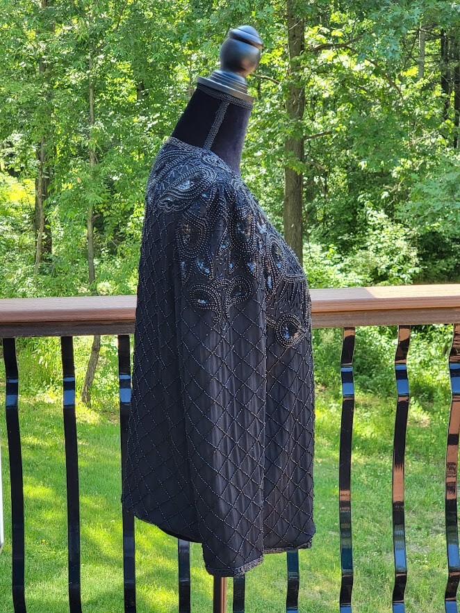 VTG WOMEN’S PAPELL BOTIQUE BLACK BEADED AND SEQUIN OPEN JACKET (PM) – BEAUTIFUL