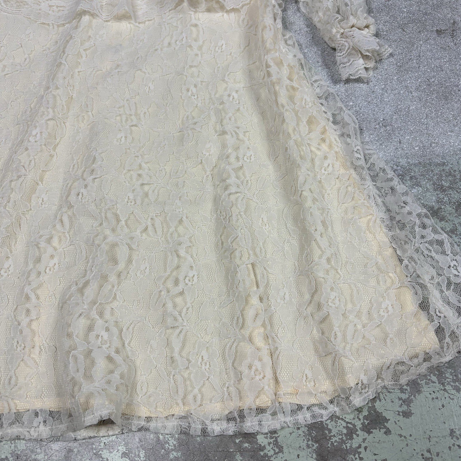 Vintage 1970s Bohemian Whimsical Prairie Lace Ivory Dress Size 8/9 Cottagecore