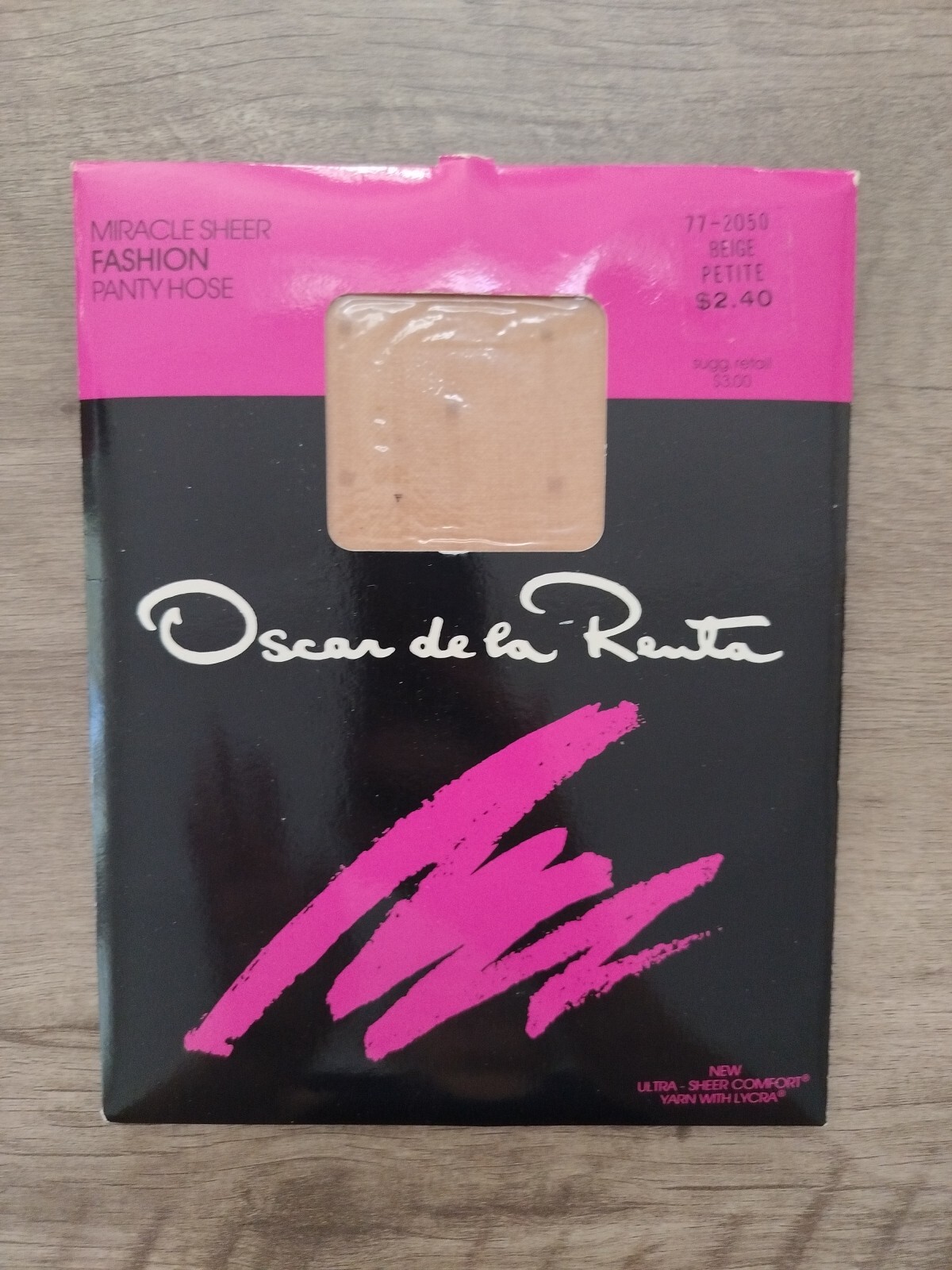 Oscar de la Renta Pantyhose Miracle Sheer Beige Petite Nylon Hose