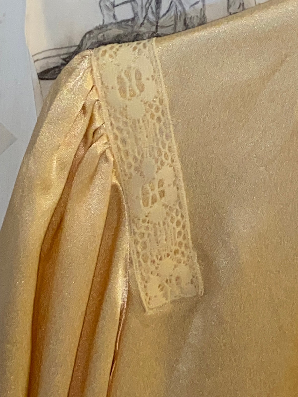 Vintage 1970s h.i.s Women’s Gold Buttercup Satin Blouse Sz MED w/Lace Accents