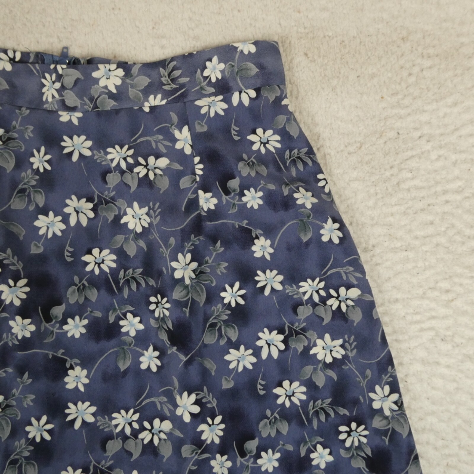 Vintage City Triangles Skirt Women Size 5 Made in USA Blue w Flower Prints Poly