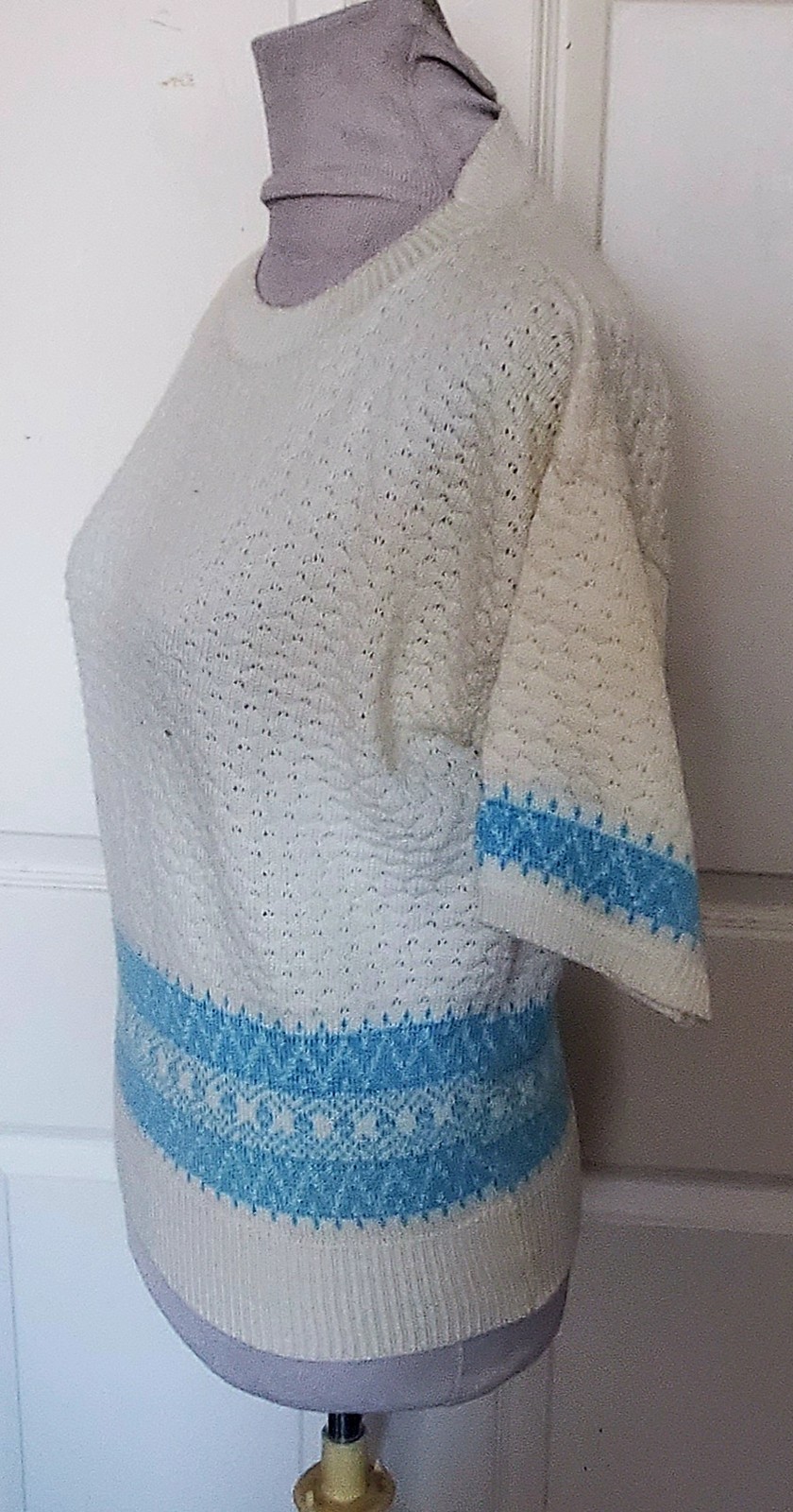 Vintage Cream and Blue Cuddle Knits Pullover Sweater Top B40 7th