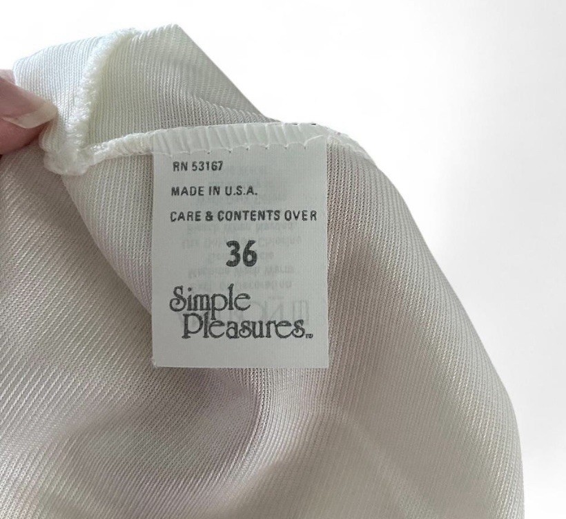 Vintage 1980s Simple Pleasures Ivory Lace V Neck Slip 36 Antron III