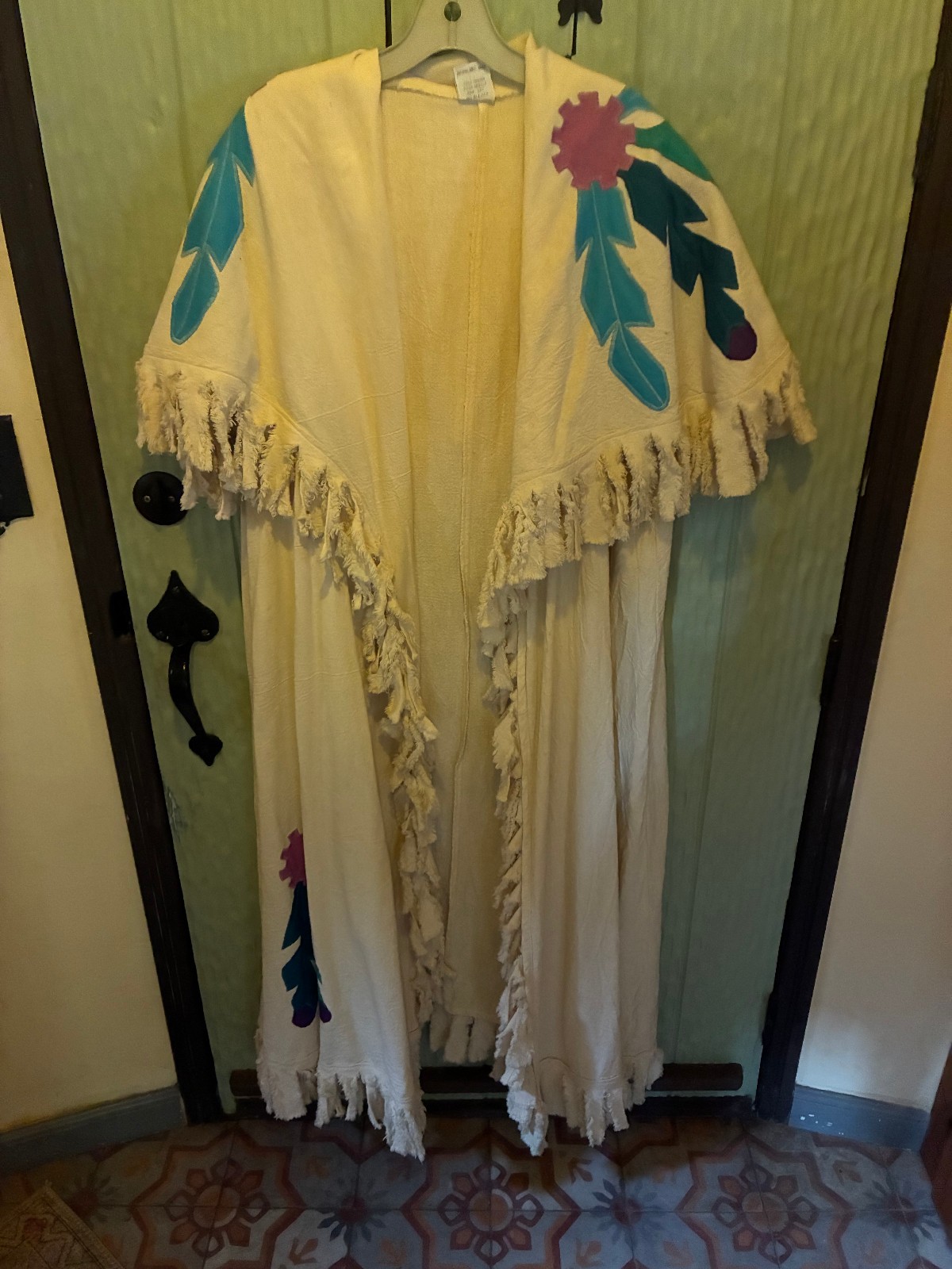 Alfredo’s Wife Rare Long Vest Caplette 1 Size Fits All Cream w Floral Applique