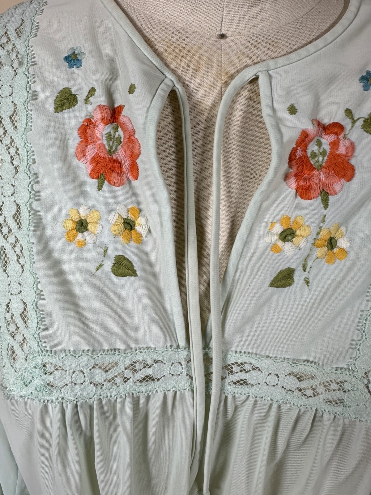 Vintage 70s Sears Floral Mint Long Night Gown Size 32-34 Made in USA