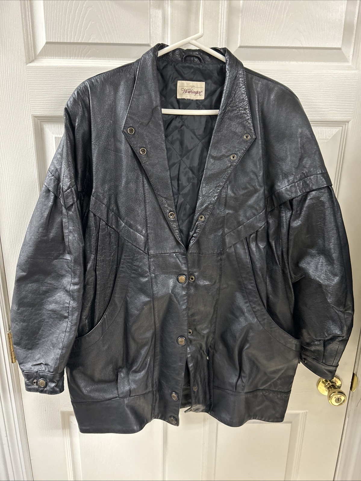 Vintage 80s Worthington Black 100% Leather Jacket with Batwing Sleeve 42”W 31”L