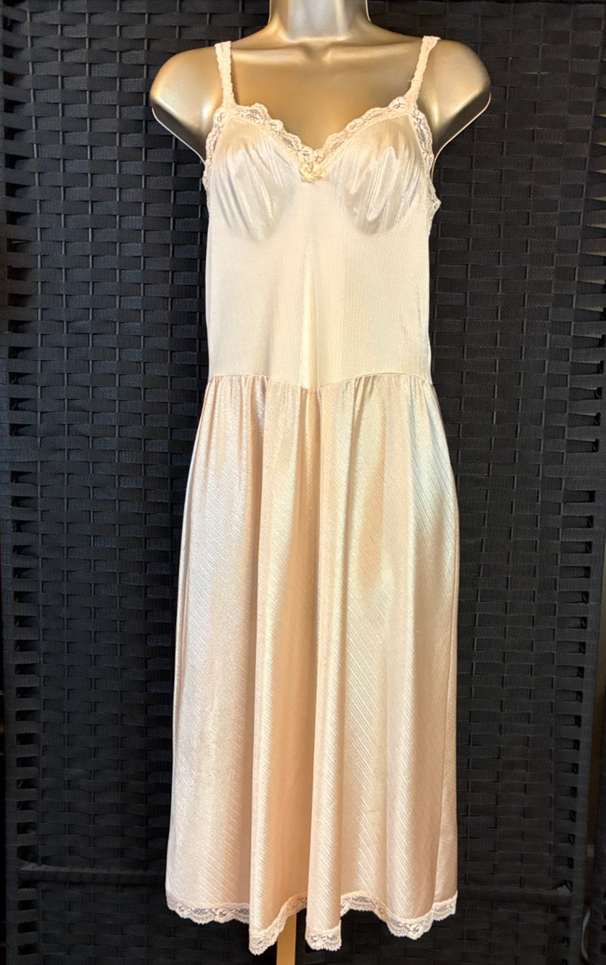 Vtg WARNERS FULL BALLET SLIP Peach BLUSH Size 36 Medium STRETCH LACE Shine On
