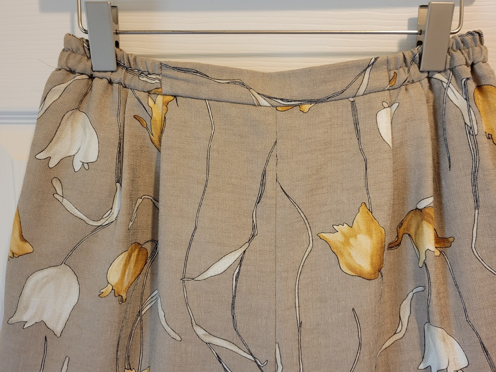 Patchington Vintage Shorts, Khaki w/ Yellow Flowers, Linen Look, Pockets Size SP