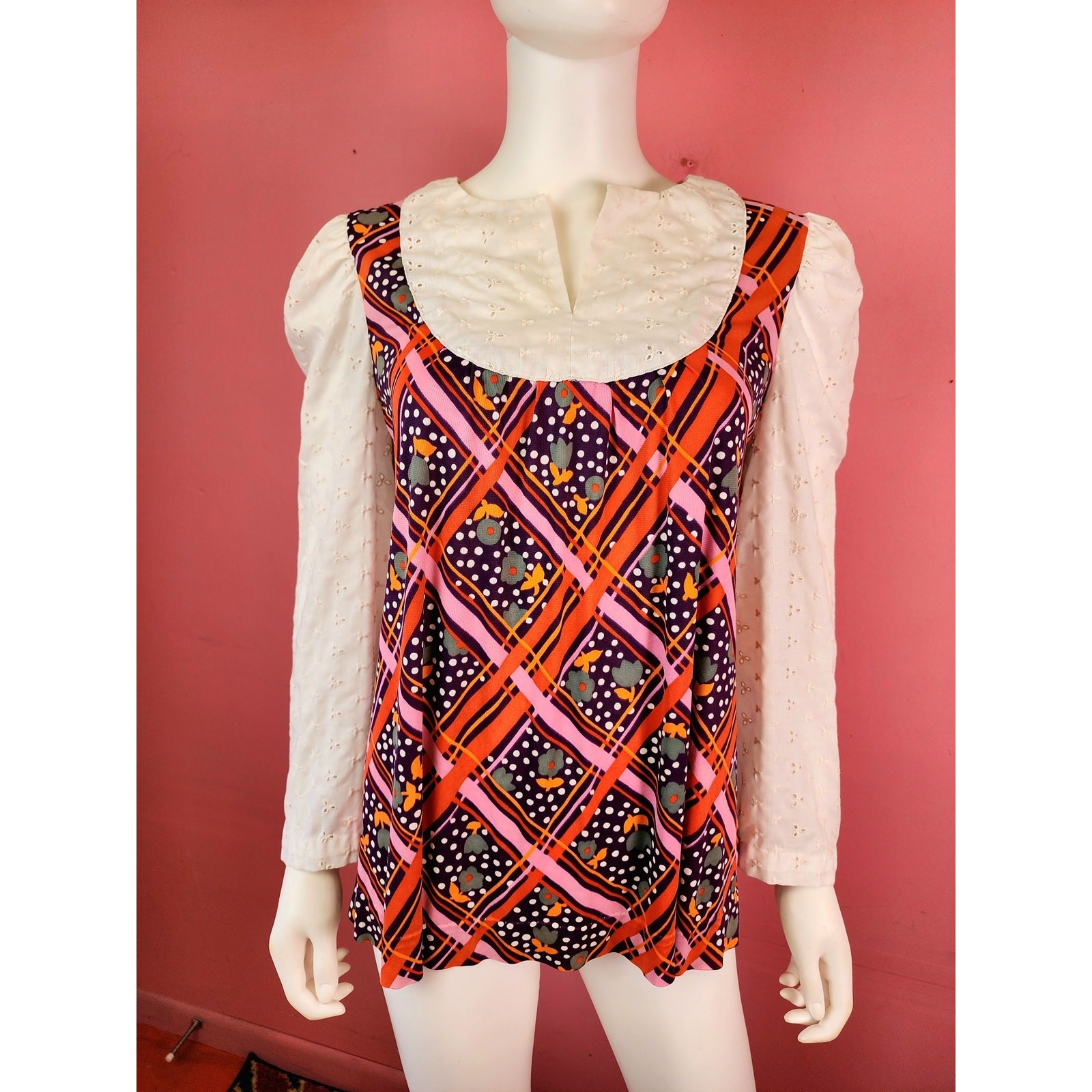 Vintage 1970’s Purple Psychedelic Boho Lace Eyelet Bell Sleeve Top